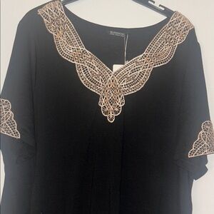 Bloomchic Black NWT blouse with Gold Lace Appliqué size 18/20